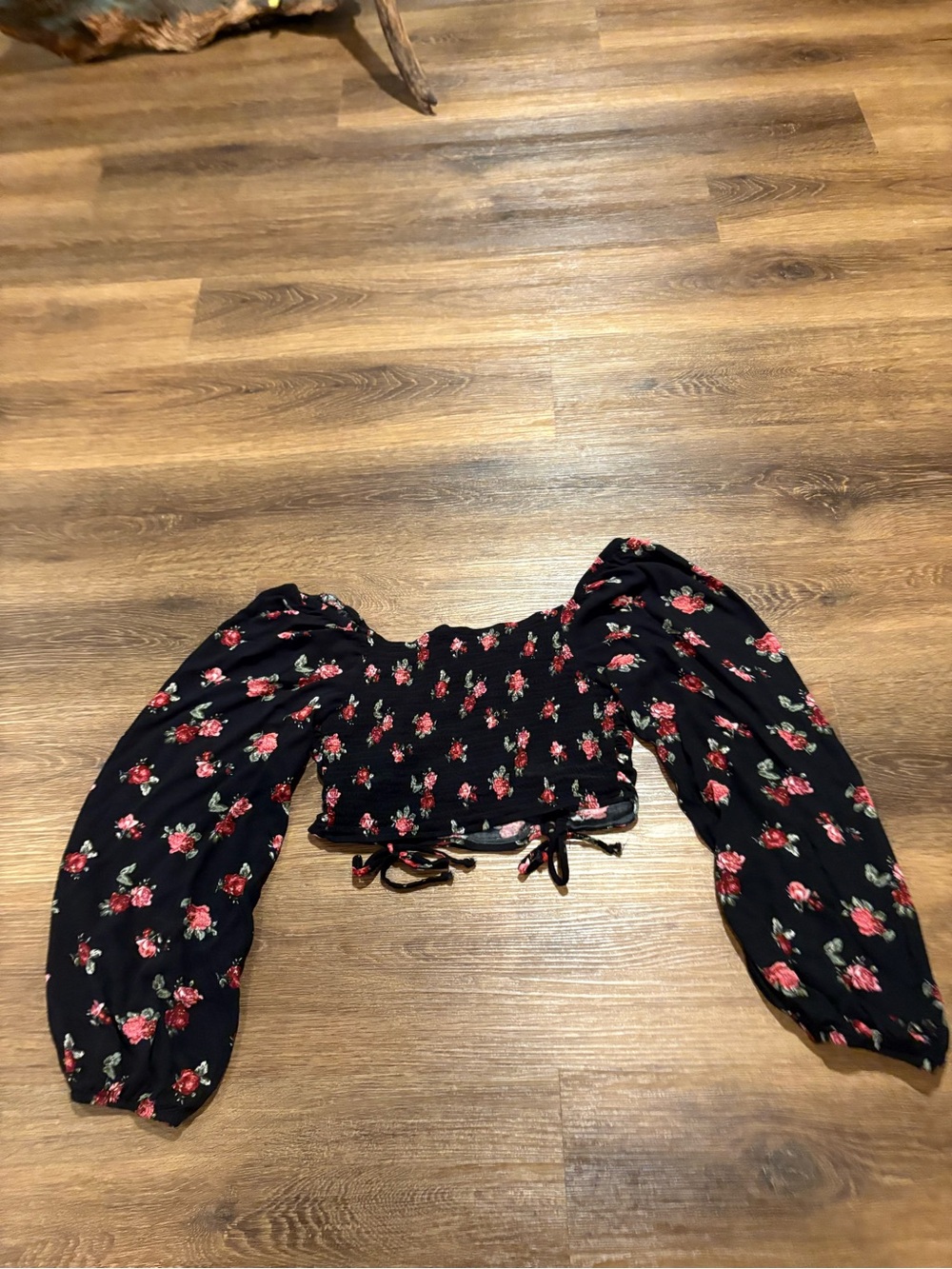wild fable Black Floral Puff Sleeve Crop Top
